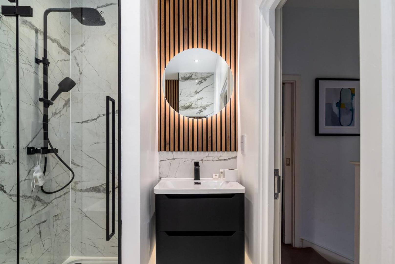 Ferienwohnung Guestready - Stunning Covent Garden 2Br Duplex London Exterior foto