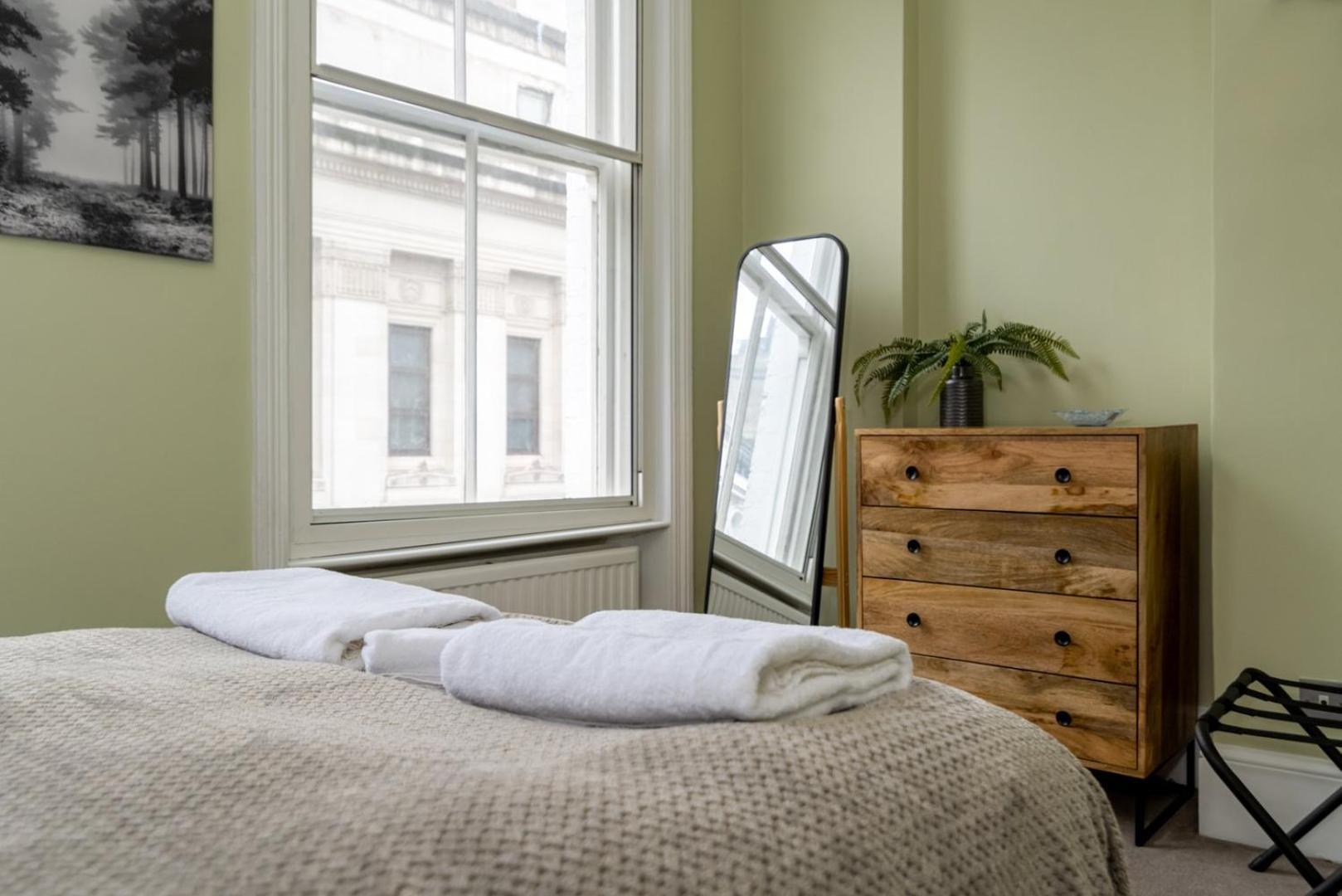 Ferienwohnung Guestready - Stunning Covent Garden 2Br Duplex London Exterior foto